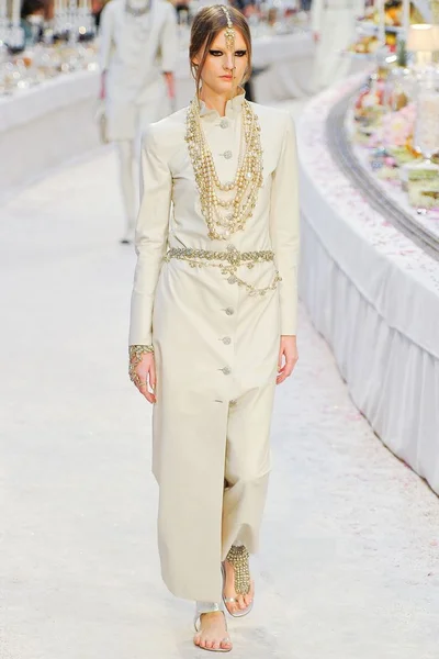 Look 9